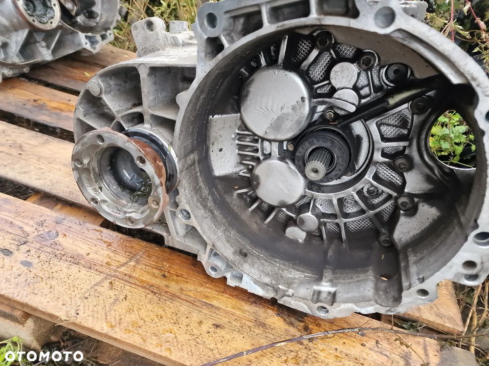 Skrzynia biegów vw 2.0 tdi o kodzie NFU - 2