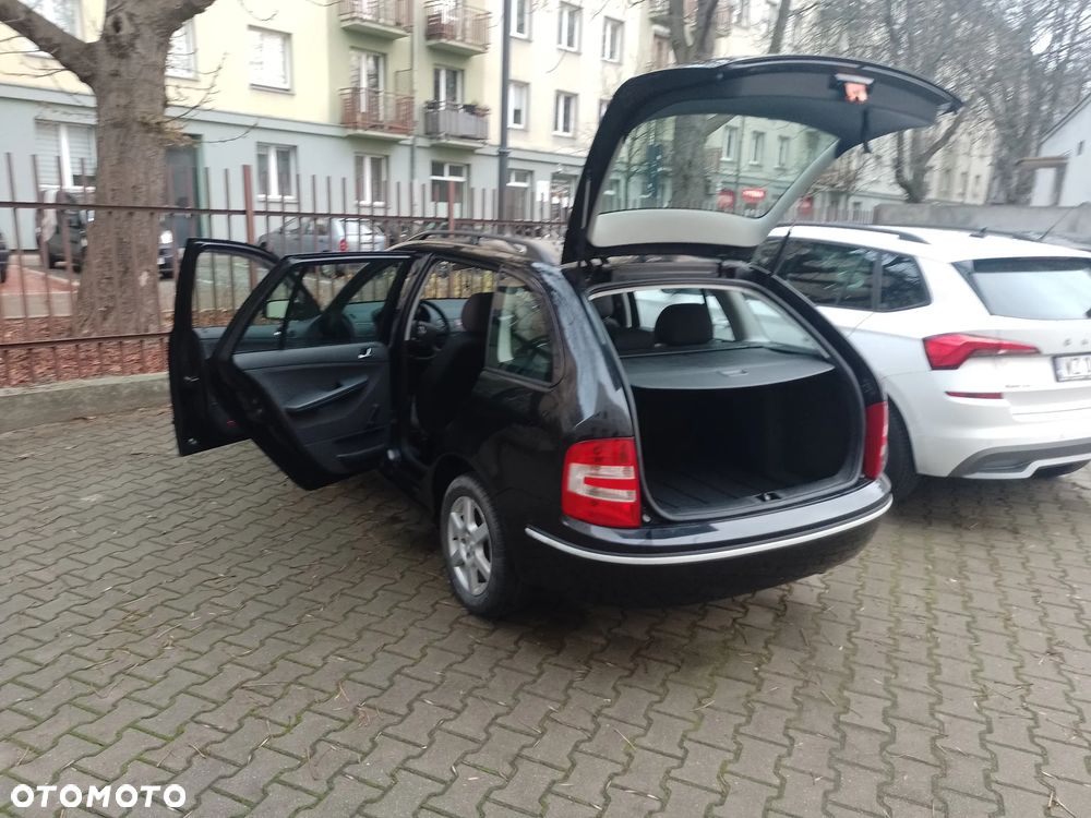 Skoda Fabia - 11