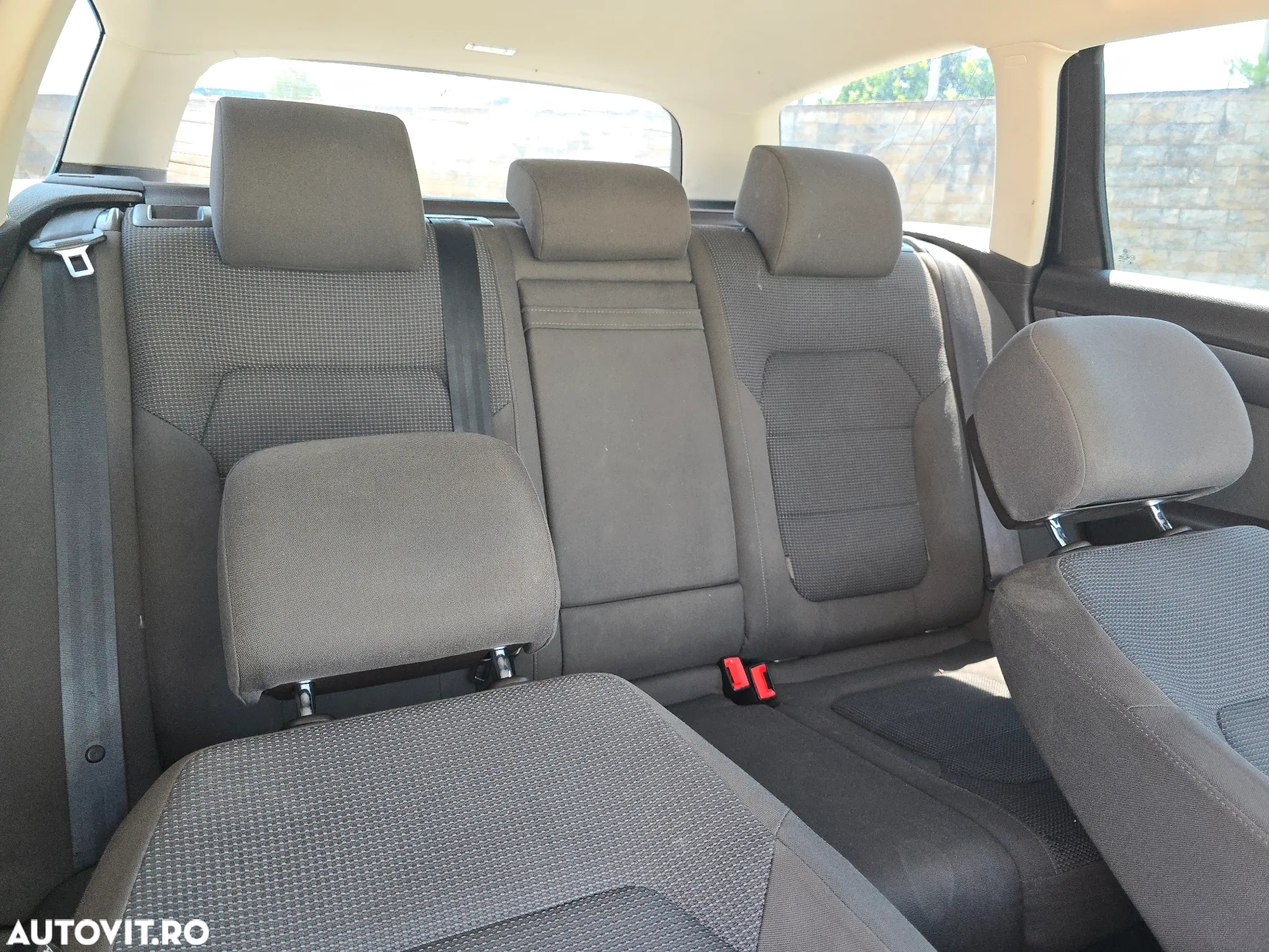Volkswagen Passat Variant 2.0 TDI BlueMotion Technology Exclusive - 12