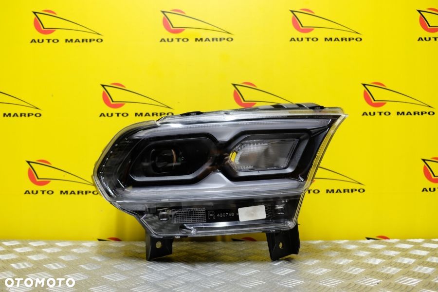 DODGE DURANGO LIFT 2021- REFLEKTOR LAMPA PRAWA CZARNA LED USA - 2