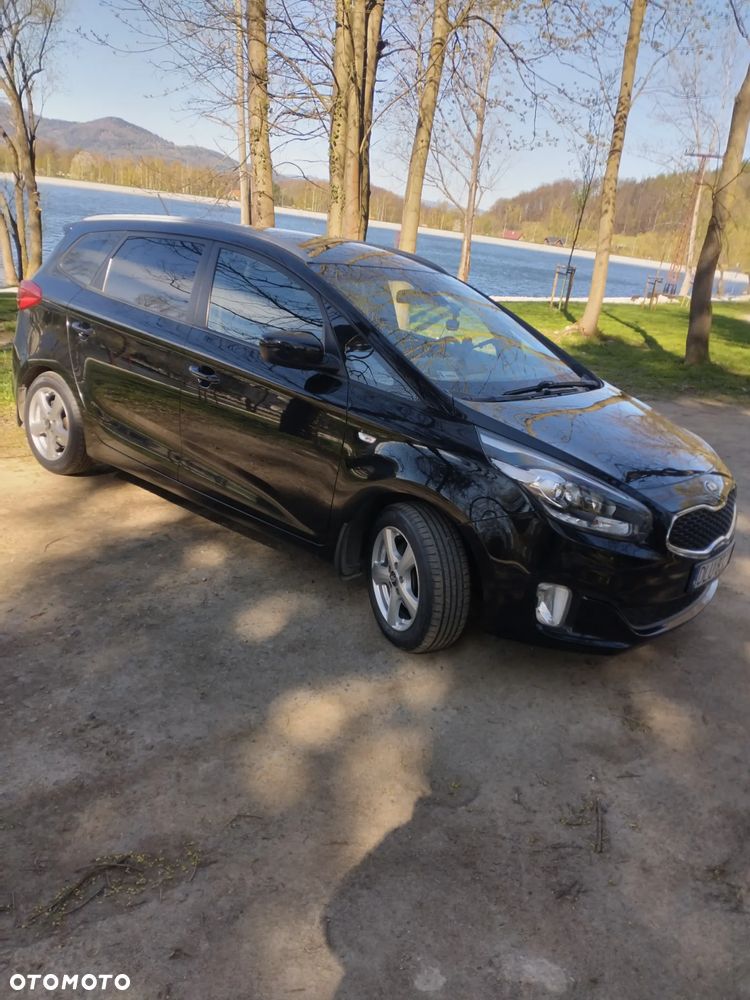 Kia Carens - 4