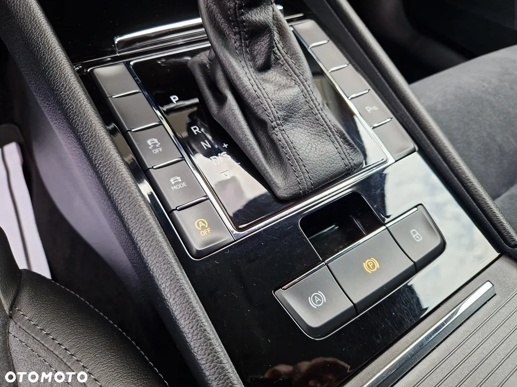 Skoda Superb Combi 2.0 TDI DSG Premium Edition - 33