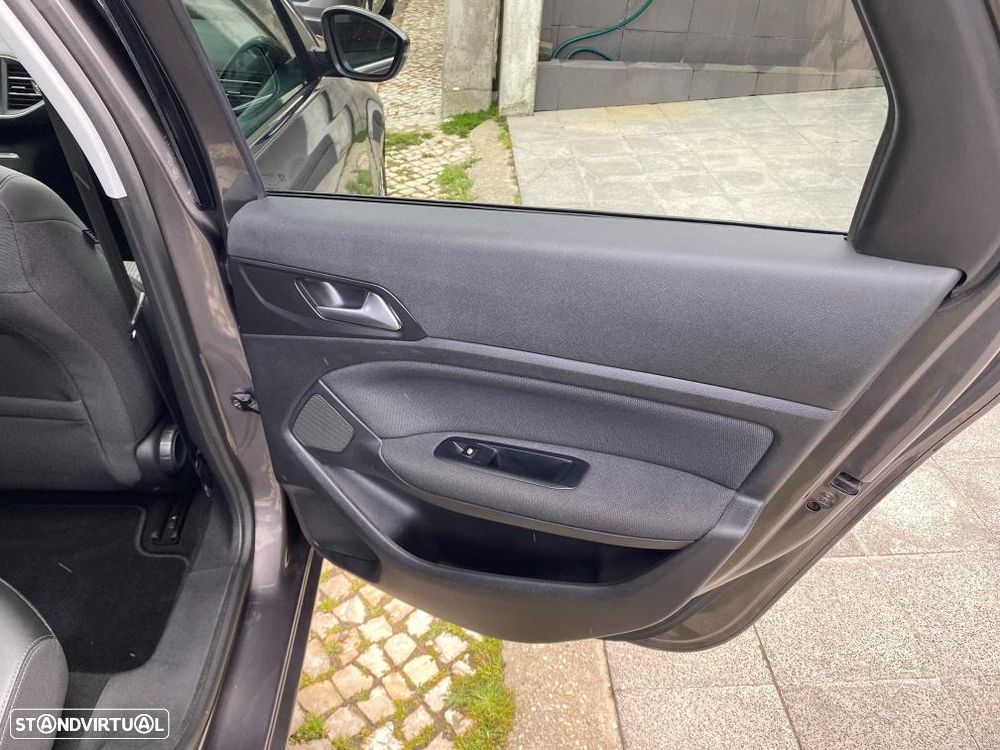 Peugeot 308 SW PureTech 130 GPF EAT8 Stop & Start Allure Business-Pack - 27