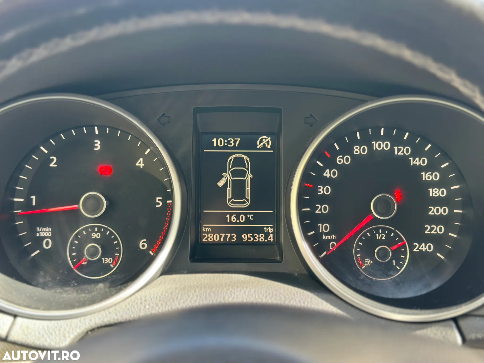 Volkswagen Golf 1.6 TDI DPF Trendline - 15