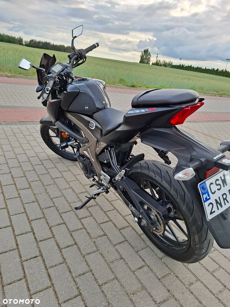 Suzuki GSX - 7