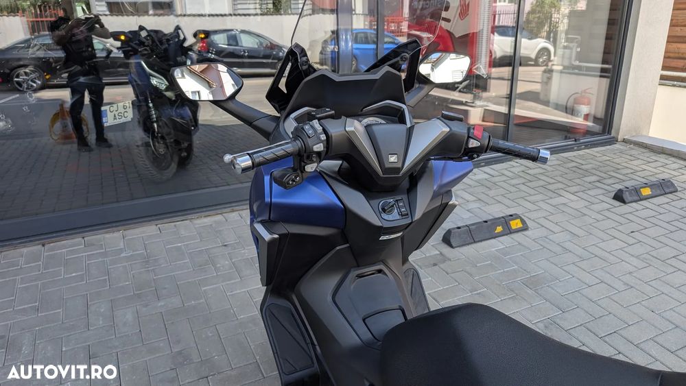 Honda Forza 350 - 3