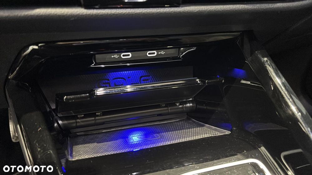 Volkswagen Golf - 28