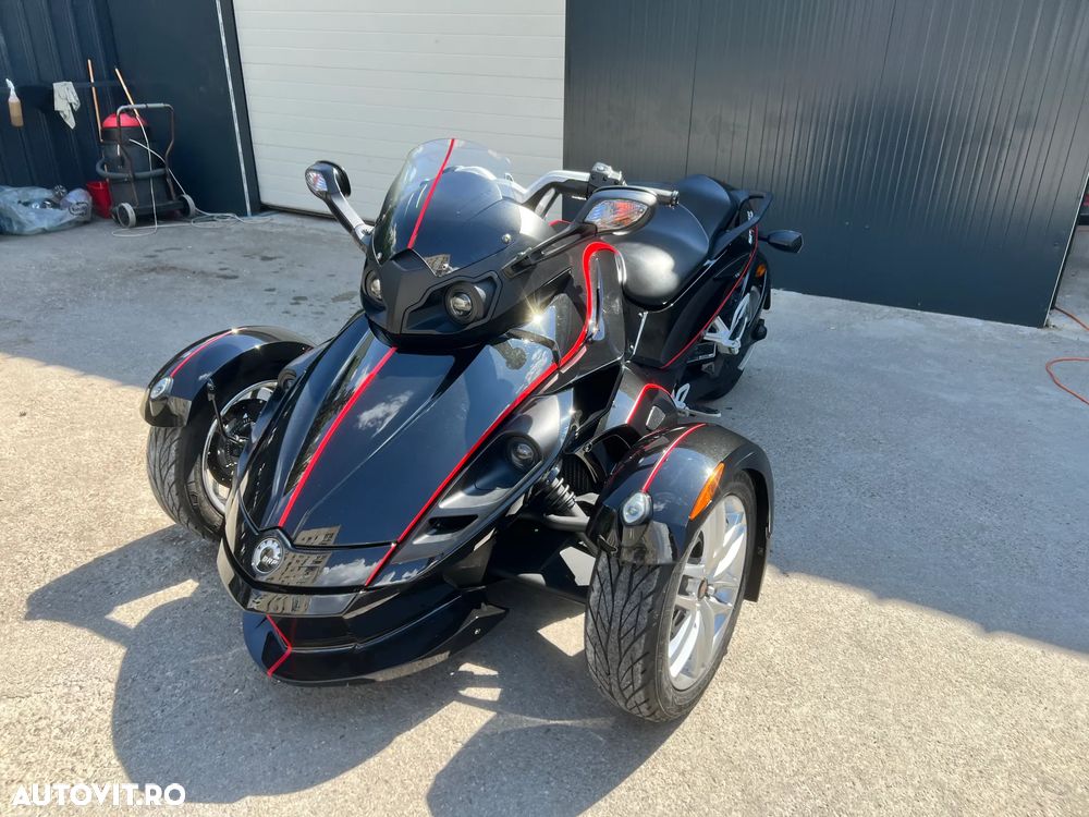Can-Am Spyder - 1
