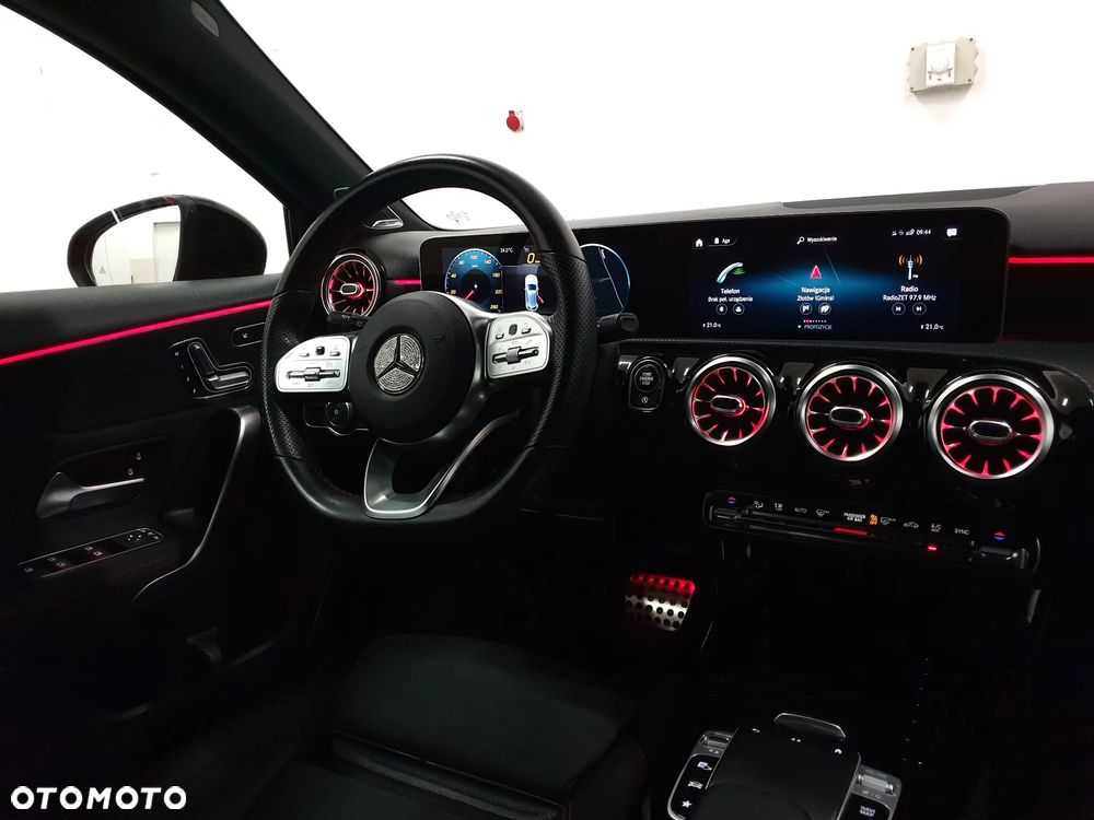 Mercedes-Benz Klasa A 180 d 7G-DCT AMG Line - 2