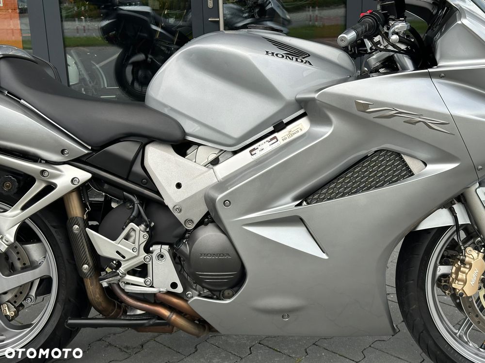 Honda VFR - 7