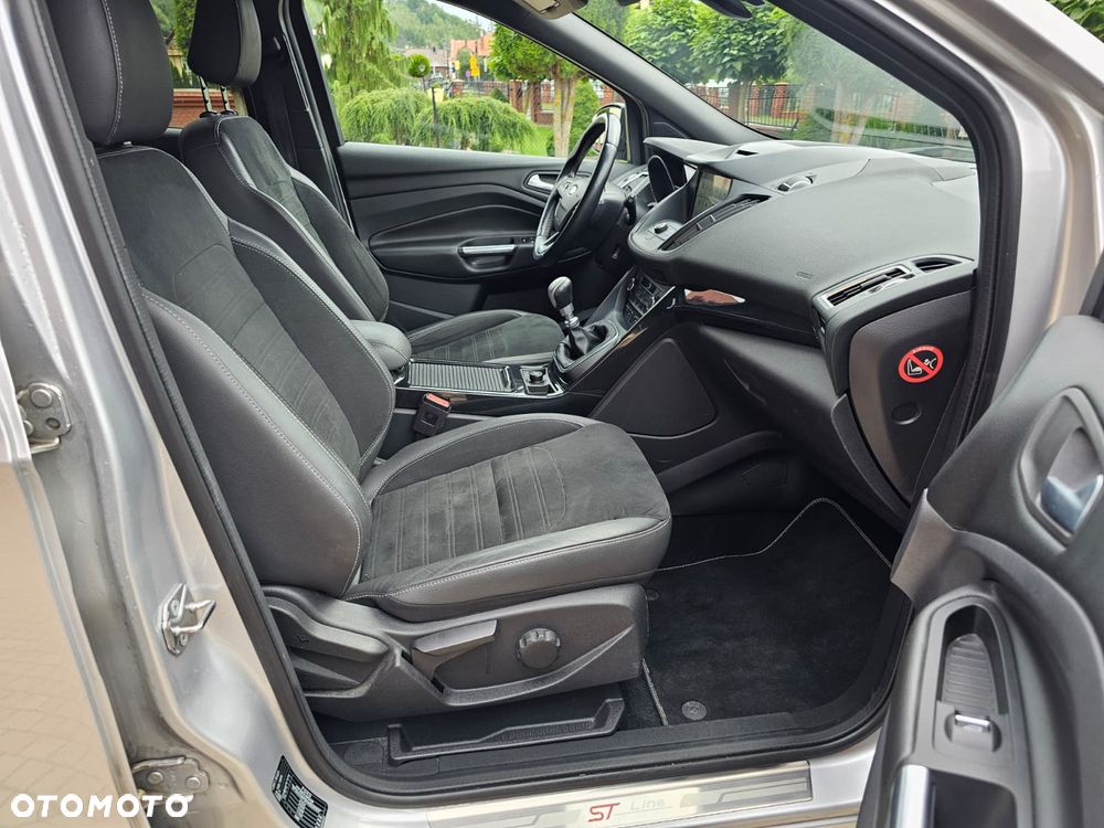 Ford Kuga 2.0 TDCi 4x4 ST-Line - 37