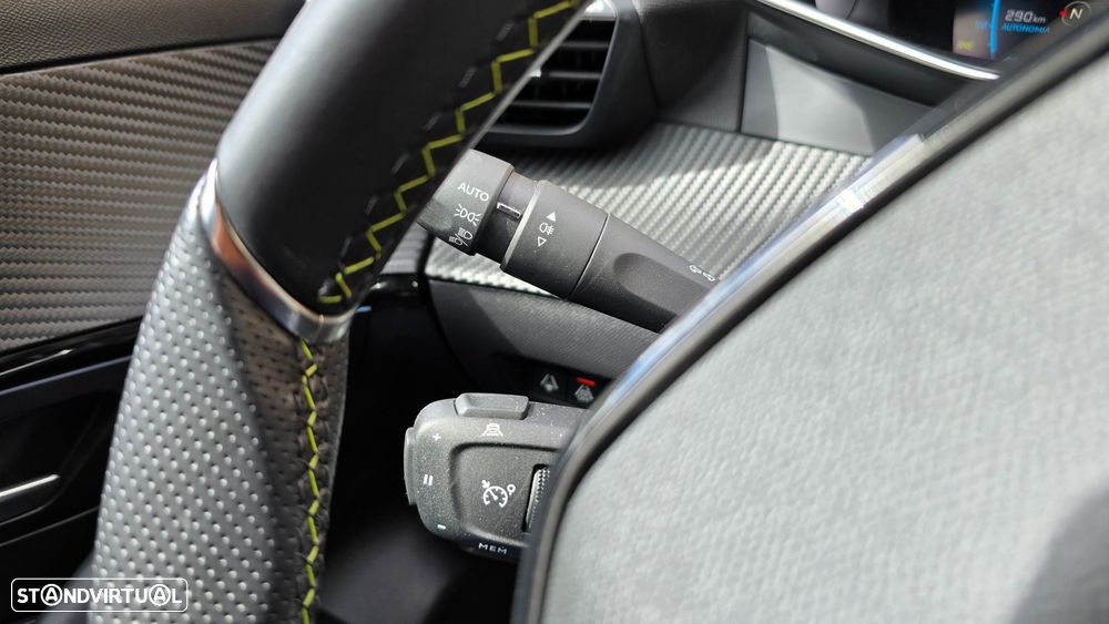 Peugeot e-208 GT - 14