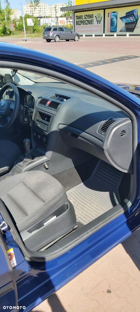 Skoda Octavia 1.6 Tour - 10