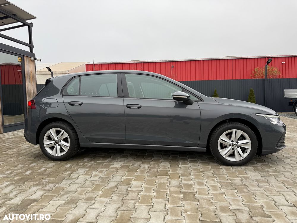 Volkswagen Golf - 6