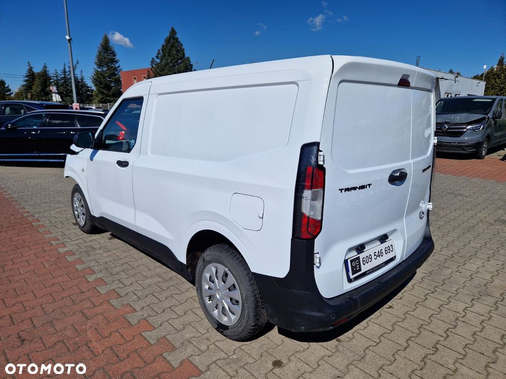 Ford Transit Courier - 4