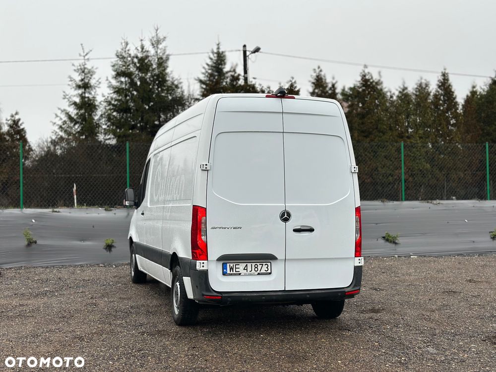 Mercedes-Benz Sprinter - 14