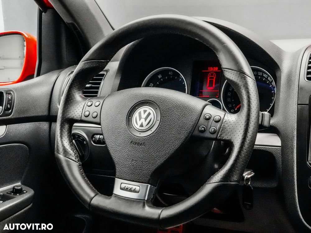 Volkswagen Golf 2.0 FSI GTI - 18