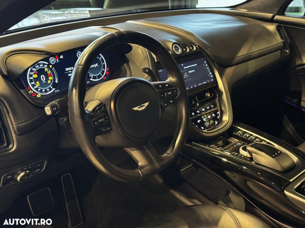 Aston Martin DBX - 15
