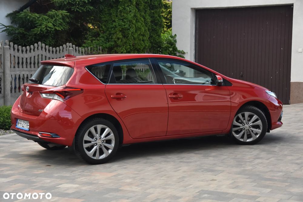 Toyota Auris 1.6 Premium Comfort - 8