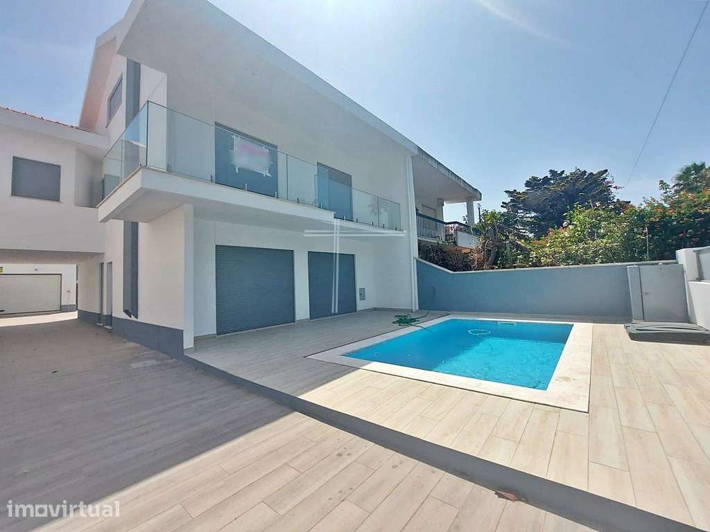 Moradia geminada com sotão, totalmente remodelada - Santo António d... - Grande imagem: 2/40