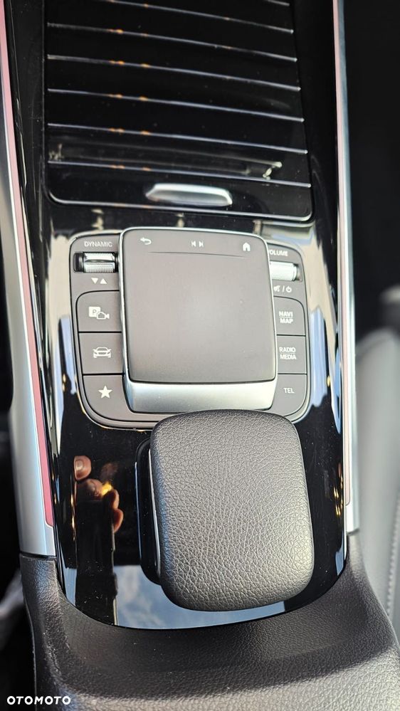 Mercedes-Benz GLB 200 d AMG Line 8G-DCT - 27