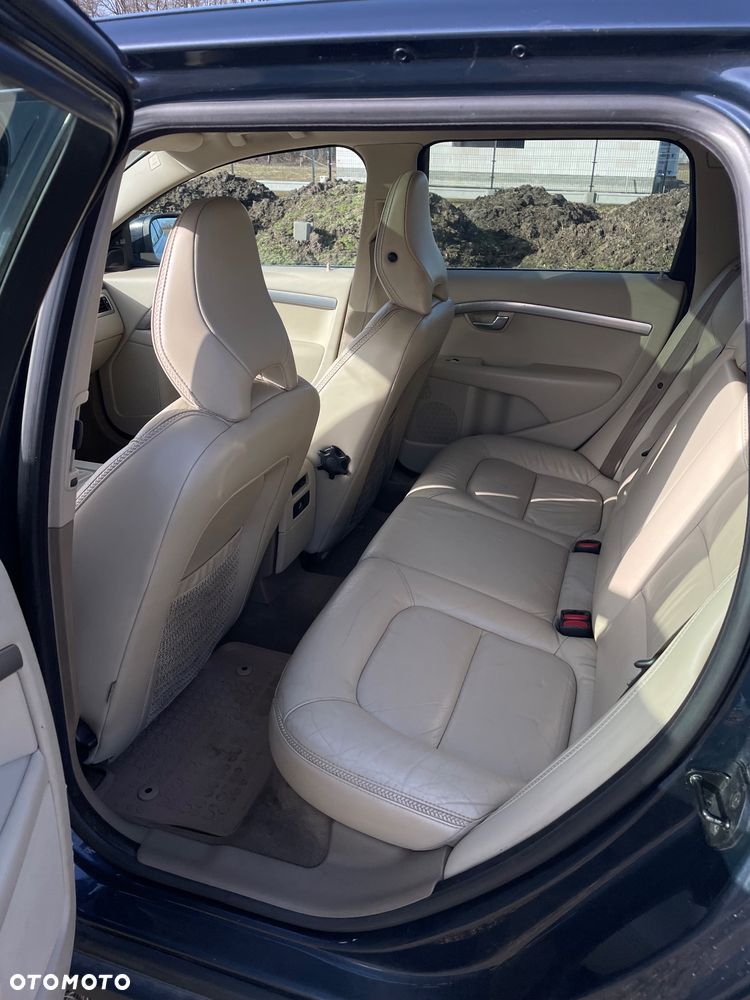 Volvo XC 70 2.4D Momentum - 19