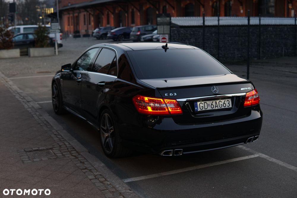 Mercedes-Benz Klasa E 63 AMG - 27