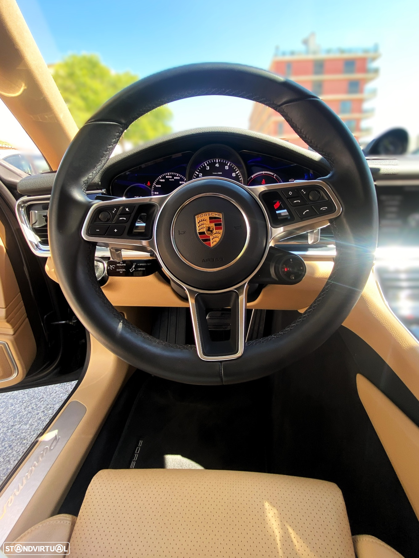Porsche Panamera 4 E-Hybrid - 8