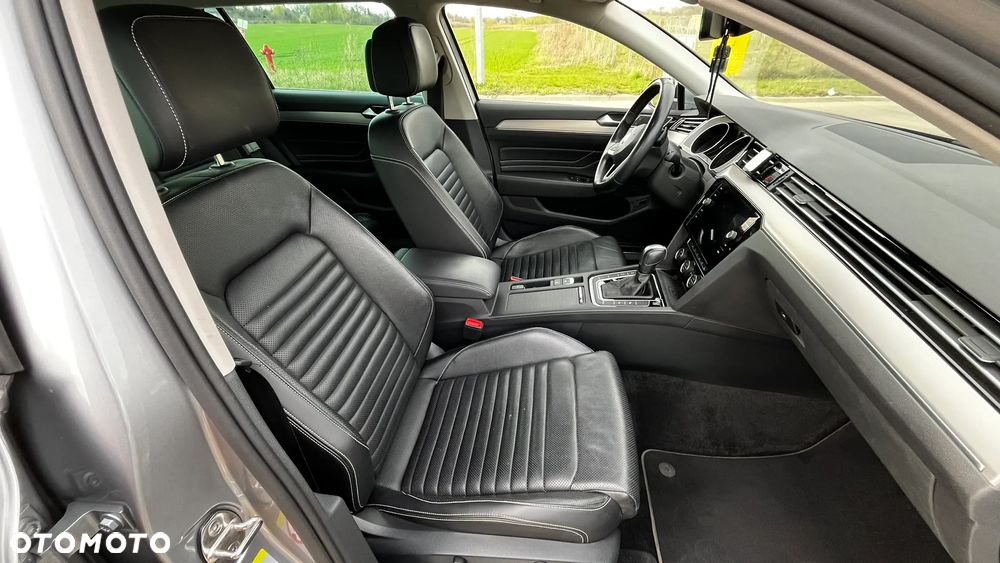 Volkswagen Passat Variant 1.5 TSI EVO Elegance DSG - 9