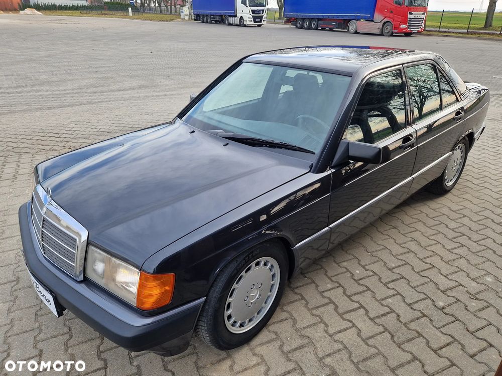 Mercedes-Benz W201 (190) - 10