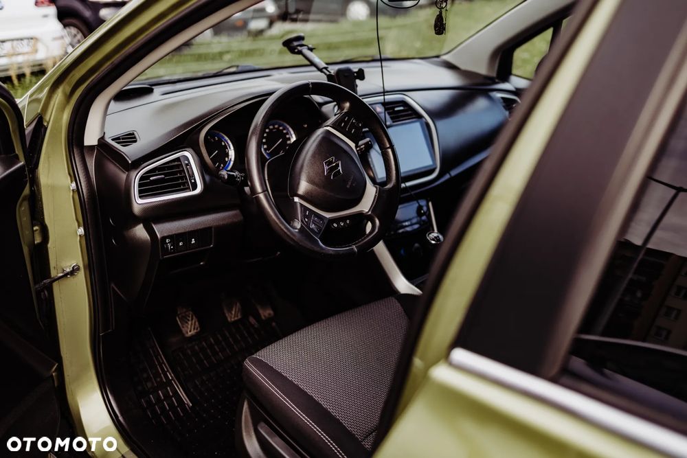 Suzuki SX4 1.6 Comfort Plus - 16