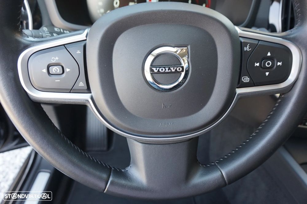Volvo V60 2.0 B4 Momentum Core Geartronic - 32