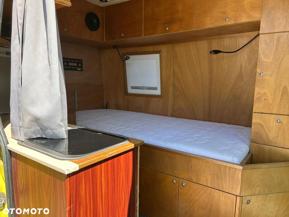 Mercedes-Benz Sprinter - 24