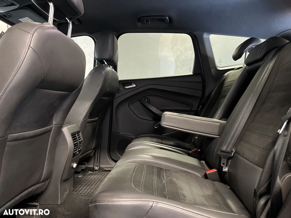 Ford Kuga 2.0 TDCi 4WD Powershift ST-Line - 14