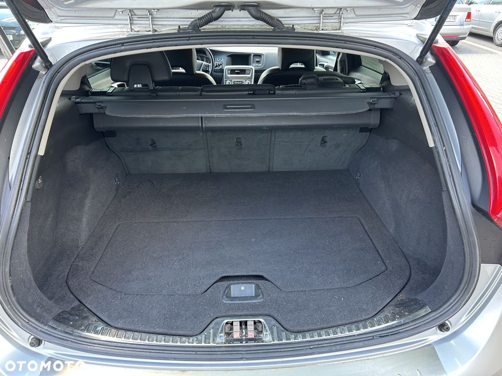 Volvo V60 Cross Country - 13