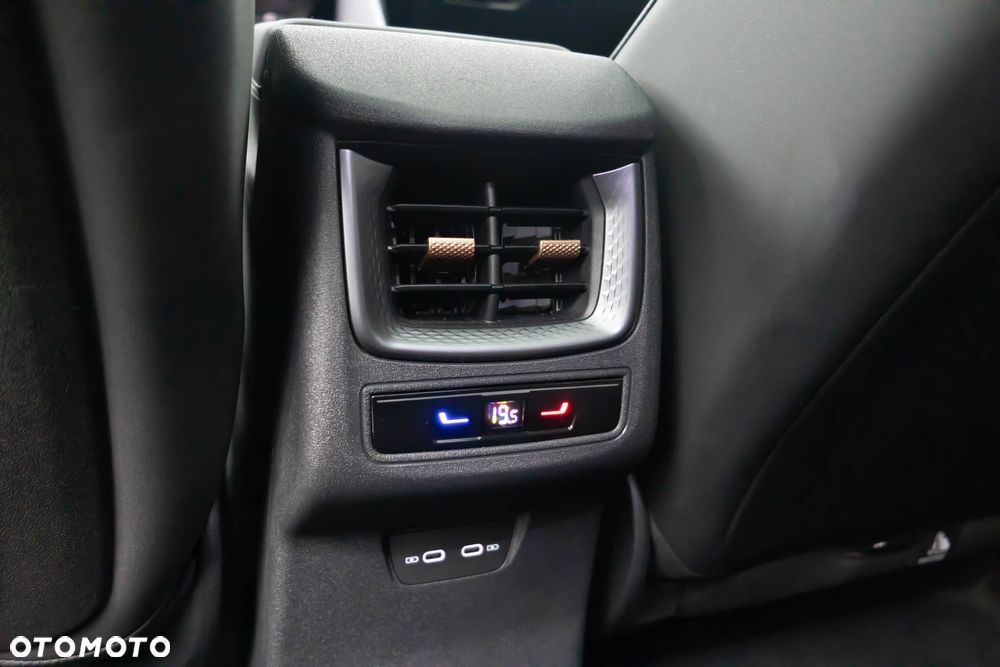 Cupra Terramar 2.0 TSI 4Drive DSG VZ - 37