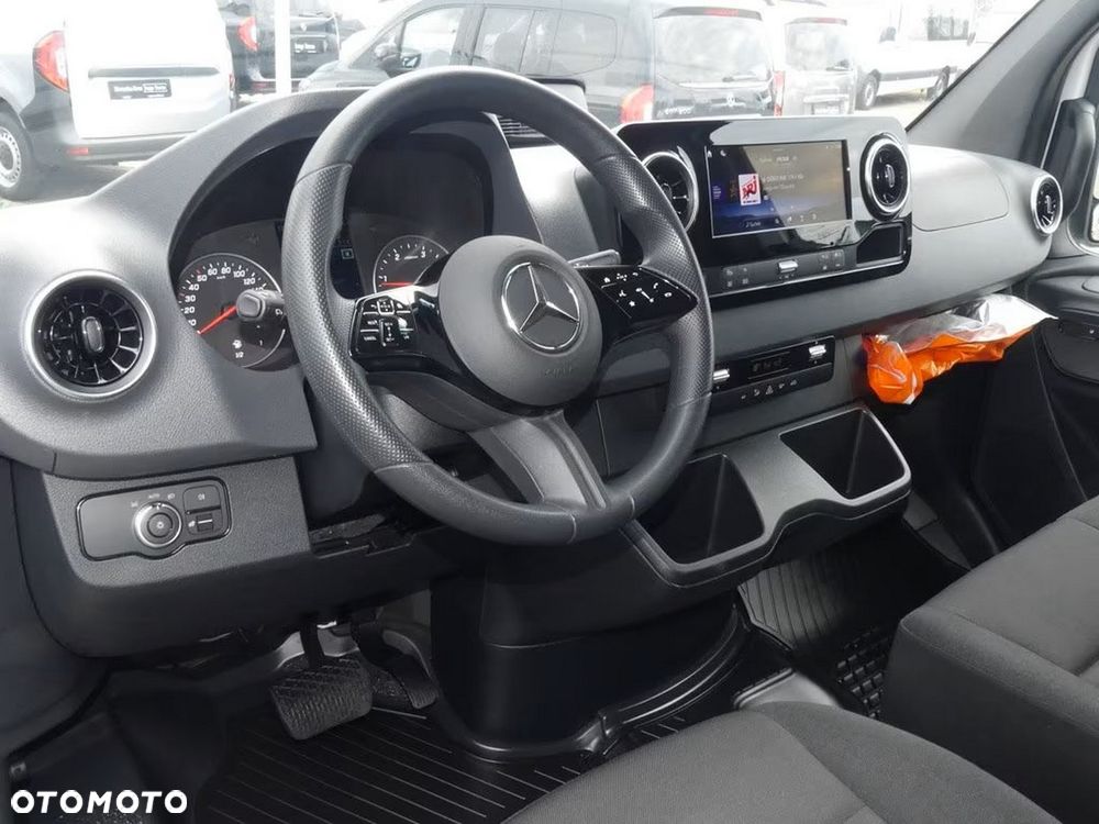 Mercedes-Benz Sprinter - 8
