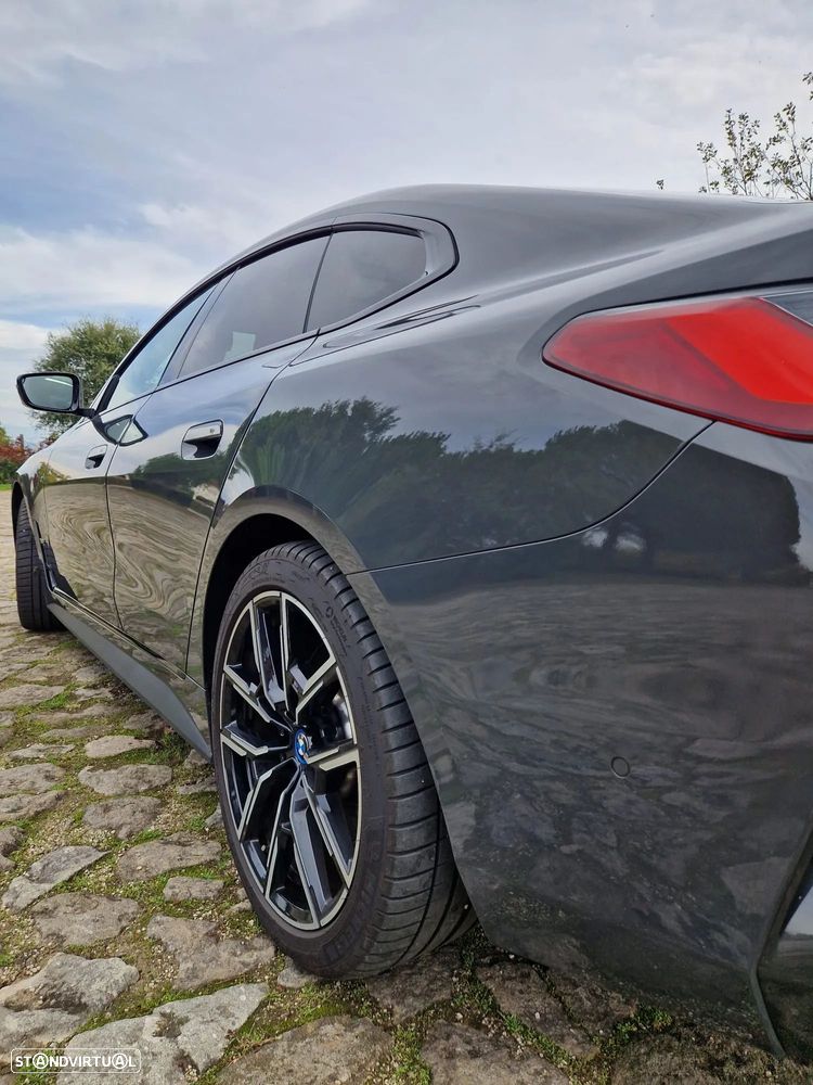 BMW i4 eDrive40 Desportiva M - 10