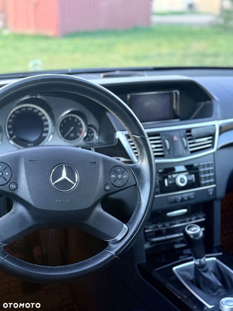 Mercedes-Benz Klasa E 200 CGI BlueEFFICIENCY Avantgarde - 5