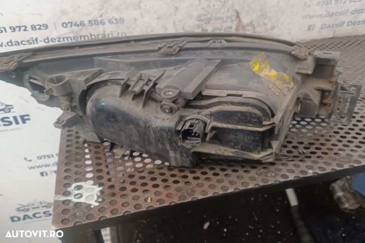 Far stanga Ford Mondeo MK3 [2000 - 2003] Sedan 2.0 TDCi 5MT (130 hp) - 6