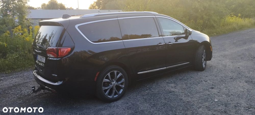 Chrysler Pacifica - 10