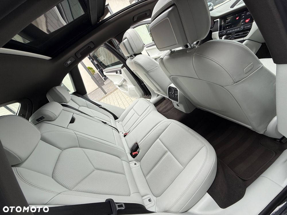 Porsche Macan - 25