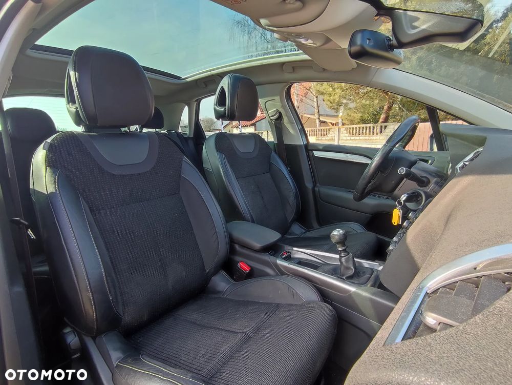 Citroën C4 2.0 HDi Exclusive - 13