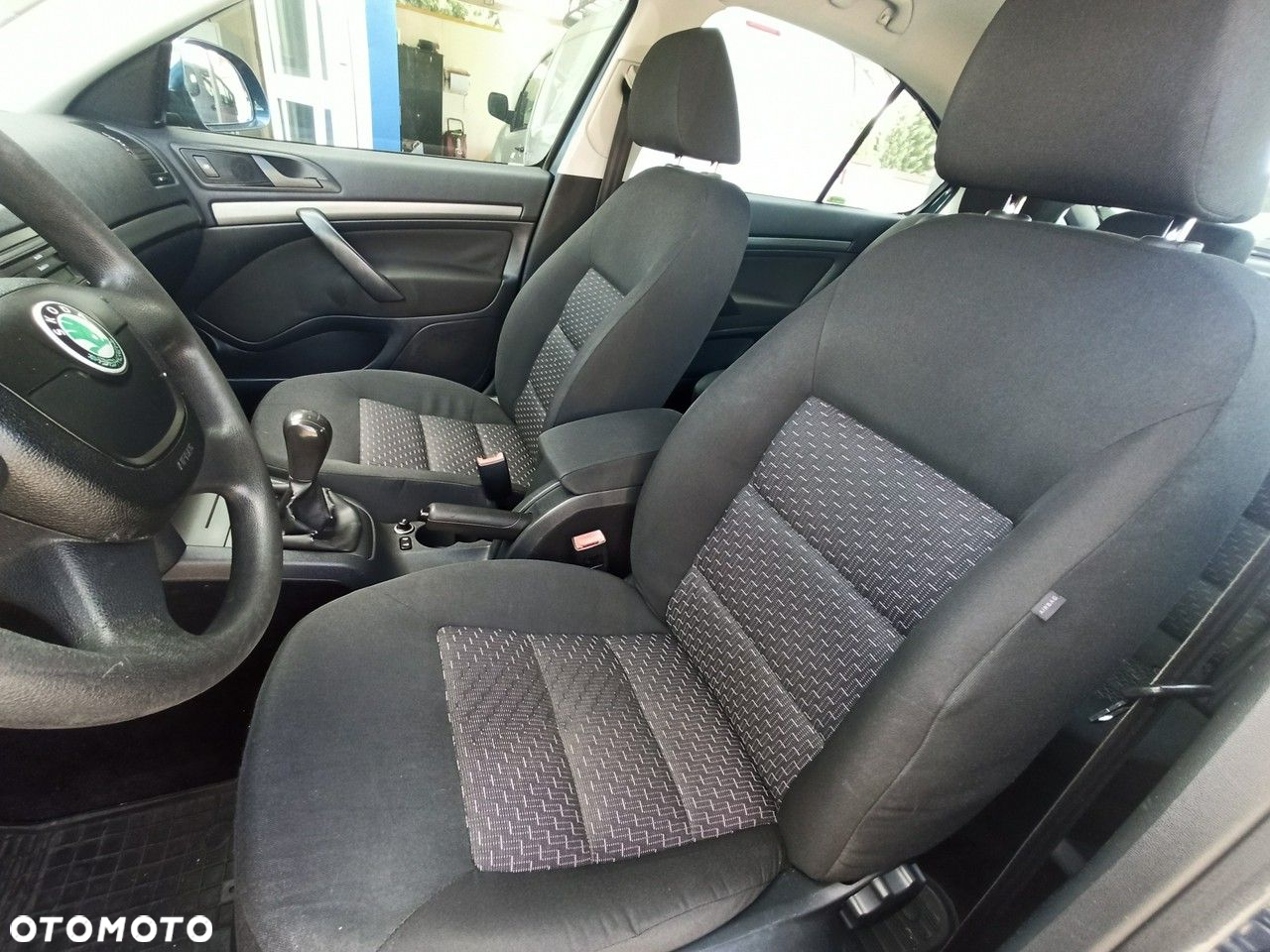 Skoda Octavia 1.6 Ambition - 9