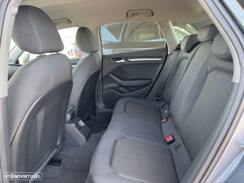 Audi A3 Sportback 2.0 TDI Design - 25