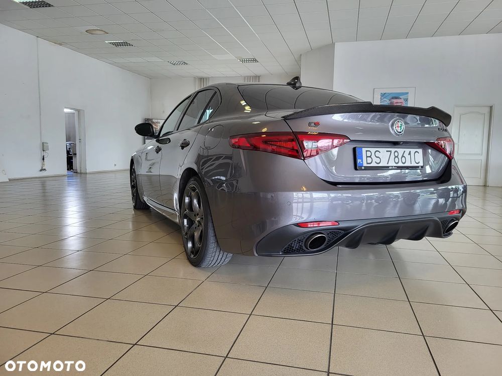 Alfa Romeo Giulia 2.0 Turbo 16V AT8-Q4 Ti - 8