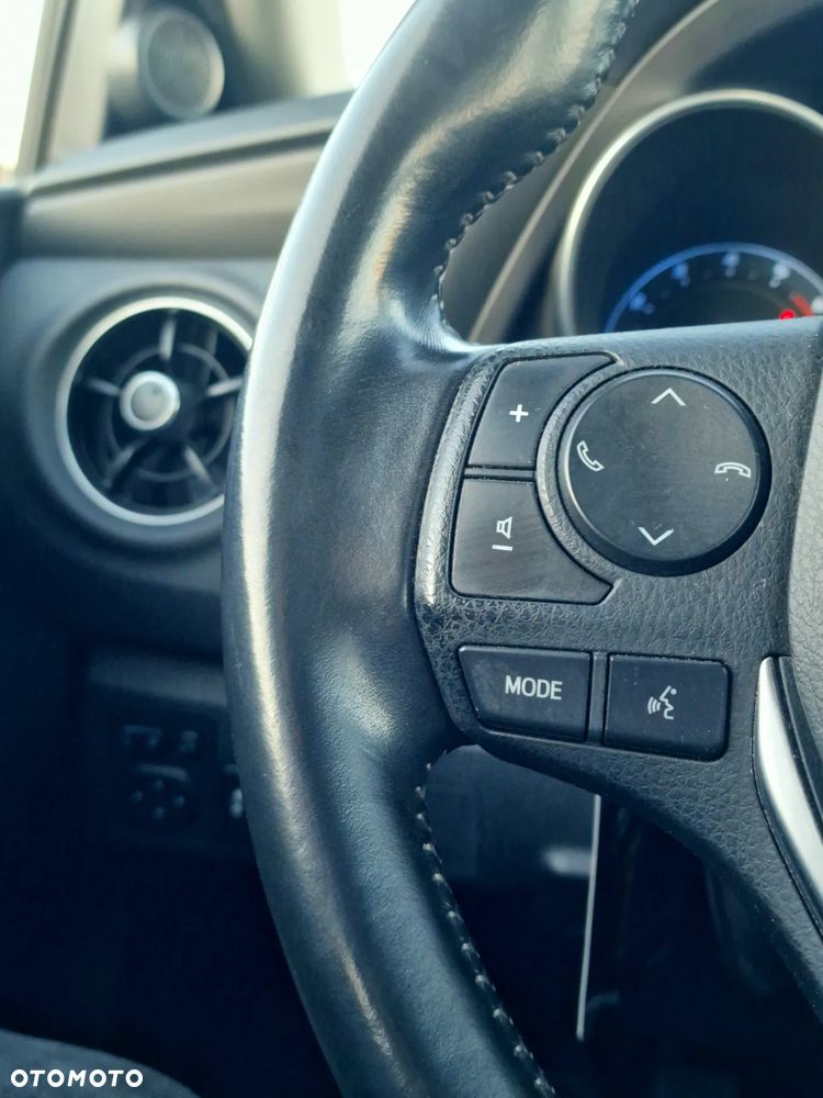 Toyota Auris 1.2 Turbo Comfort - 24