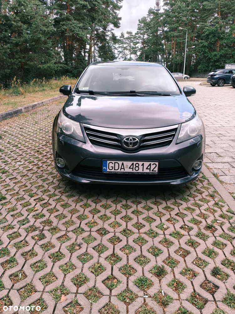 Toyota Avensis 2.0 Premium - 8