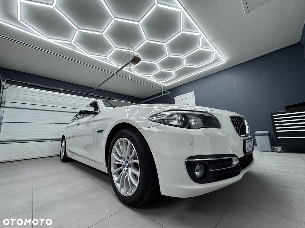 BMW Seria 5 520d Luxury Line - 2