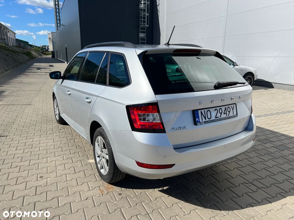 Skoda Fabia 1.0 TSI Ambition DSG - 9